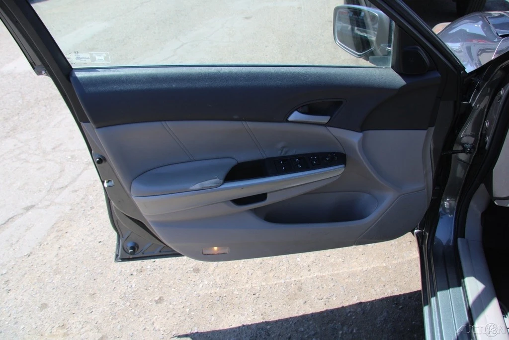 2010 Honda Accord 8th Gen - Image 14 of 21