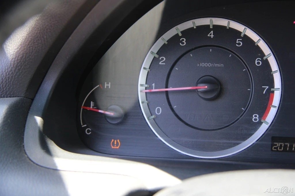 2010 Honda Accord 8th Gen - Image 18 of 21