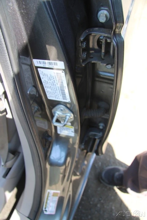 2010 Honda Accord 8th Gen - Image 13 of 21