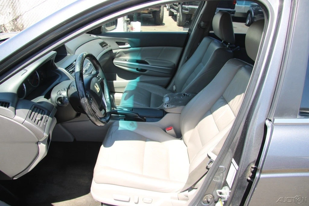 2010 Honda Accord 8th Gen - Image 15 of 21