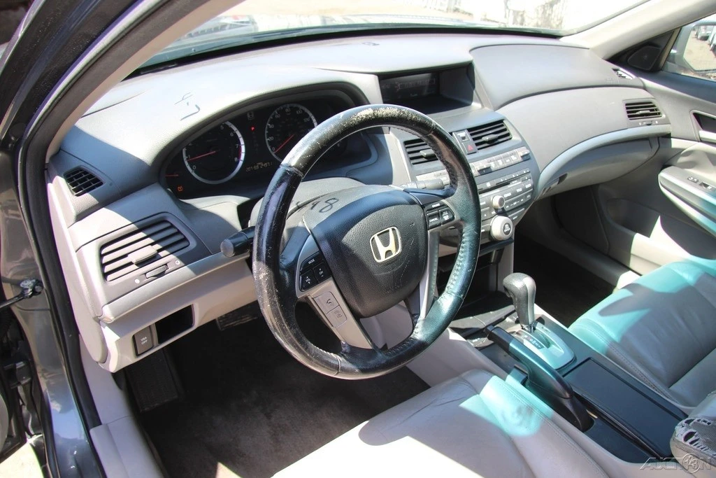 2010 Honda Accord 8th Gen - Image 16 of 21