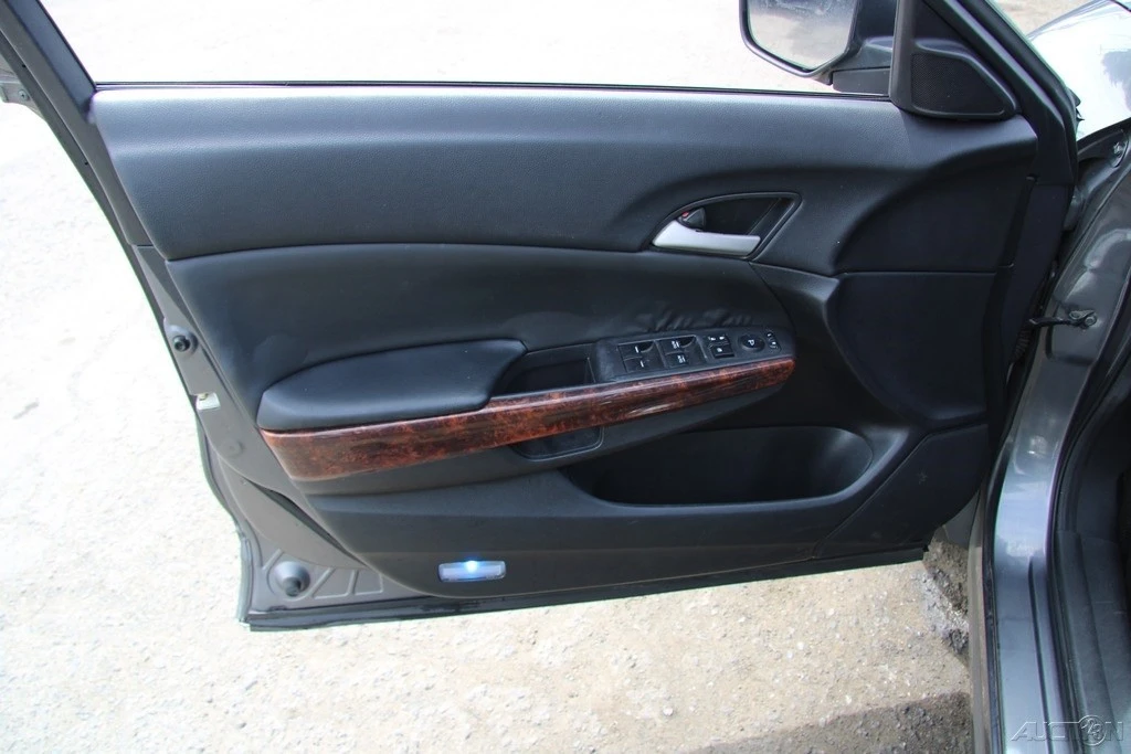 2010 Honda Accord 8th Gen - Image 14 of 24