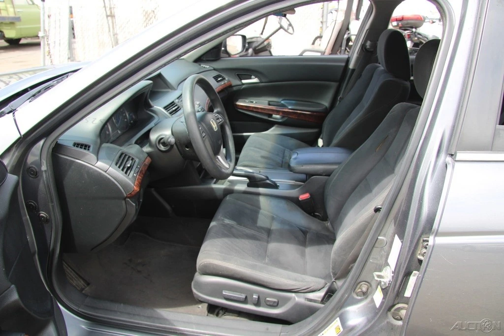 2010 Honda Accord 8th Gen - Image 15 of 24