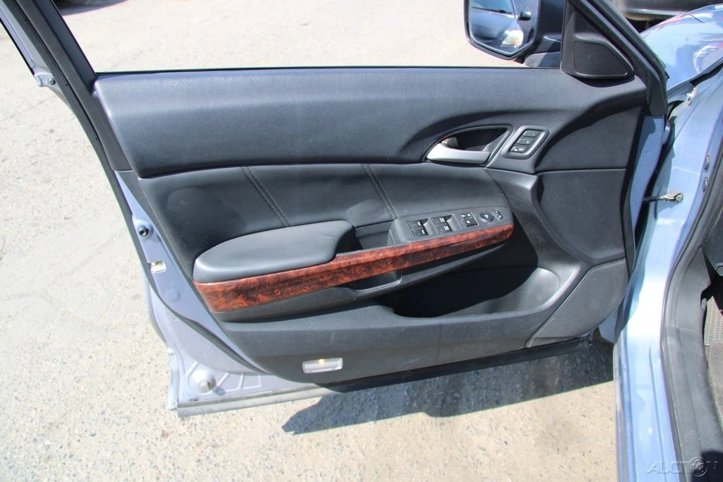 2010 Honda Accord 8th Gen - Image 14 of 21