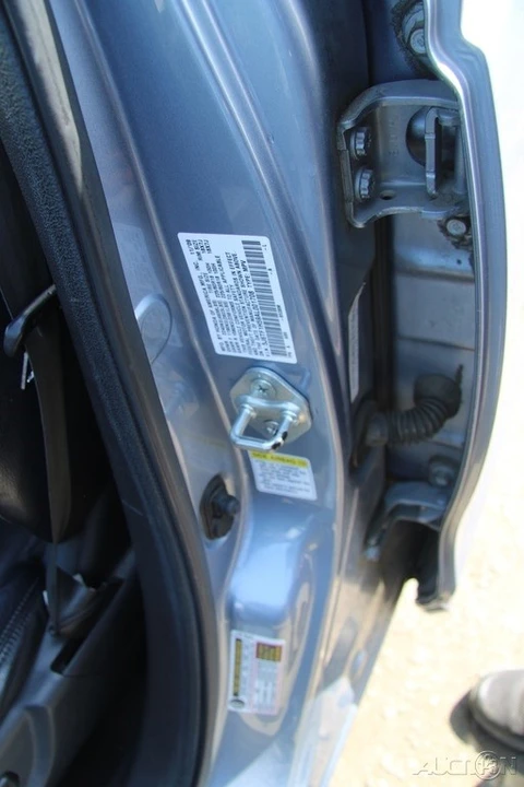 2010 Honda Accord 8th Gen - Image 13 of 21