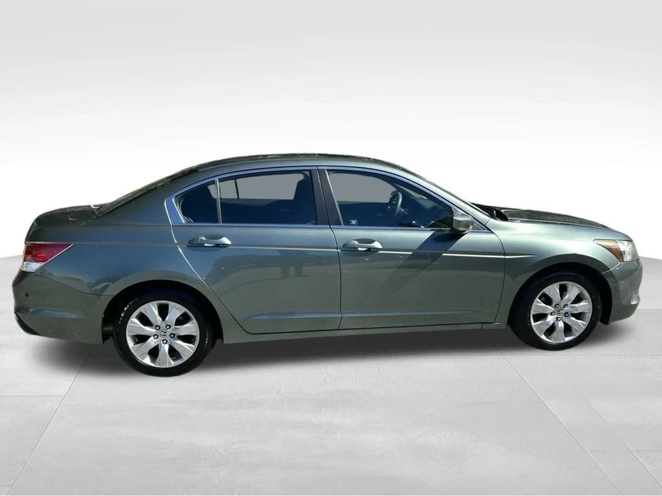2010 Honda Accord 8th Gen - Image 9 of 12