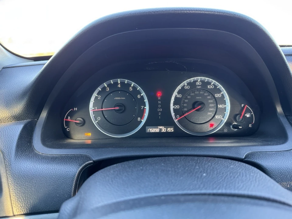 2010 Honda Accord 8th Gen - Image 8 of 15