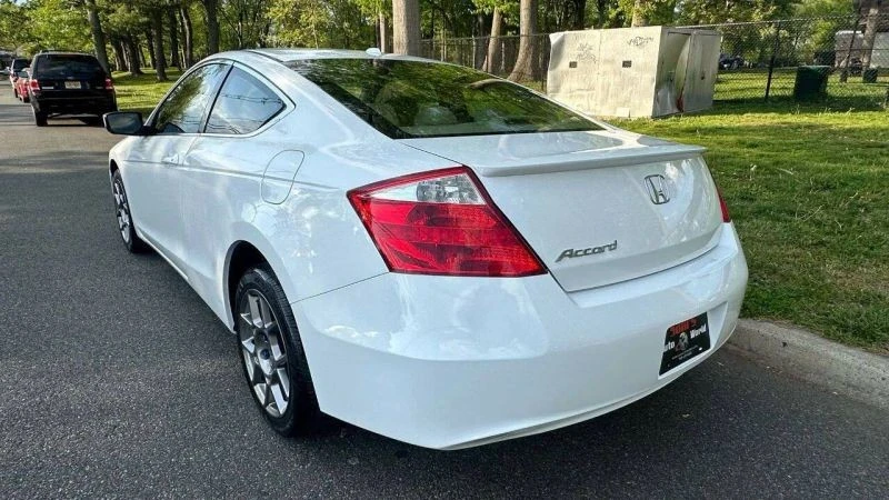 2010 Honda Accord 8th Gen - Image 9 of 12