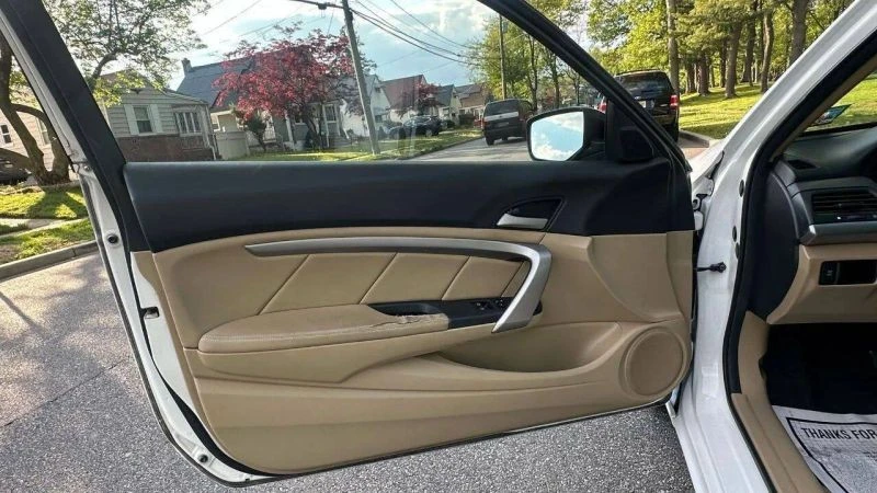 2010 Honda Accord 8th Gen - Image 11 of 12