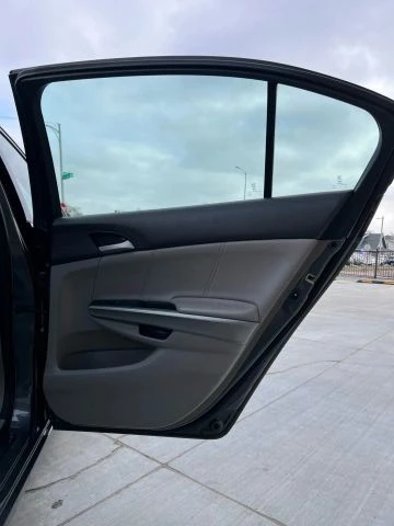 2010 Honda Accord 8th Gen - Image 15 of 21