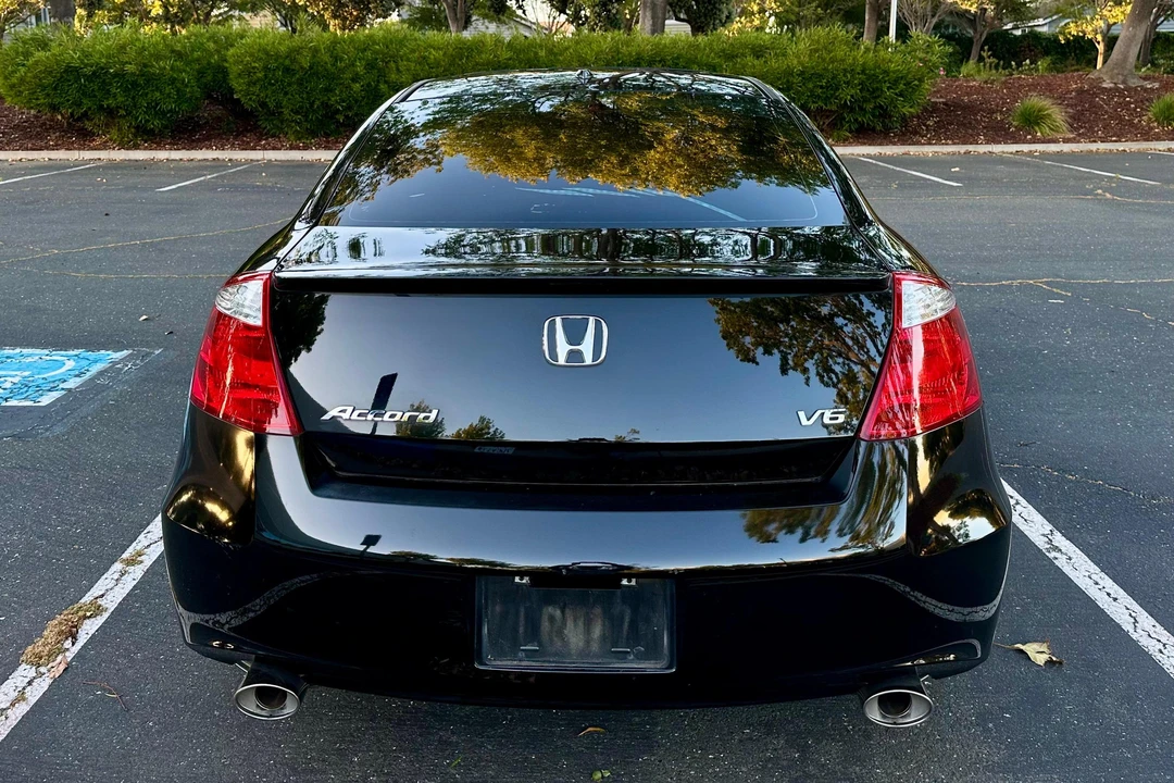 2010 Honda Accord 8th Gen - Image 5 of 31