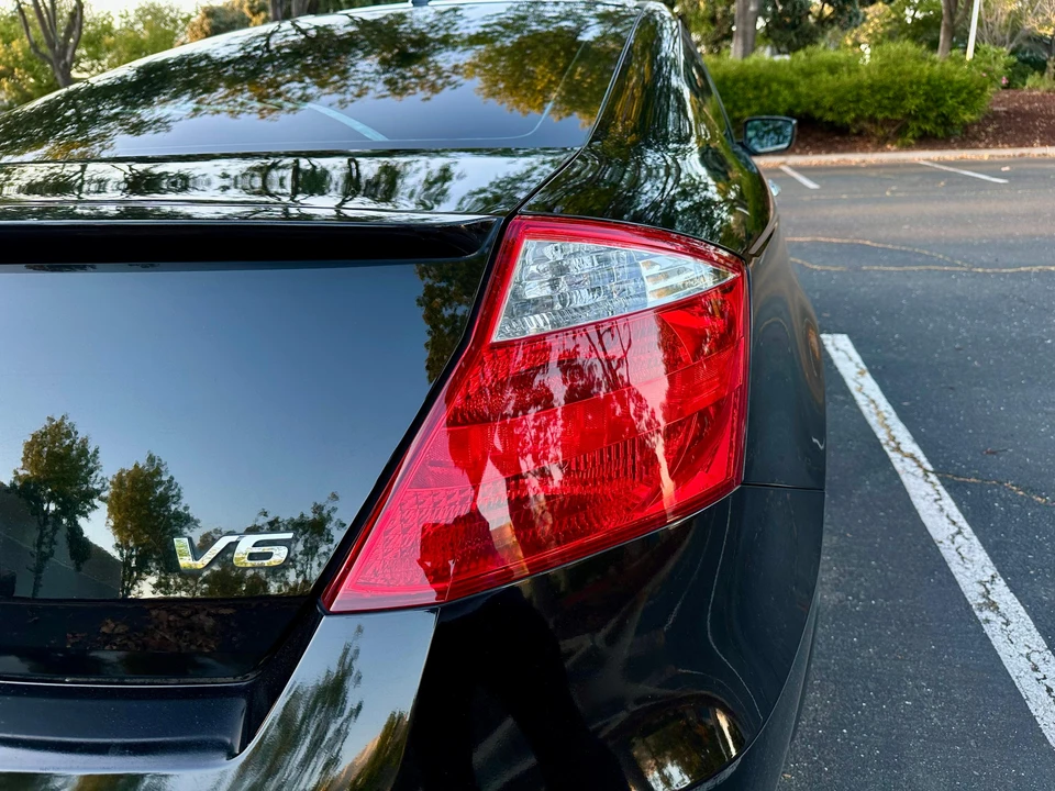 2010 Honda Accord 8th Gen - Image 17 of 31