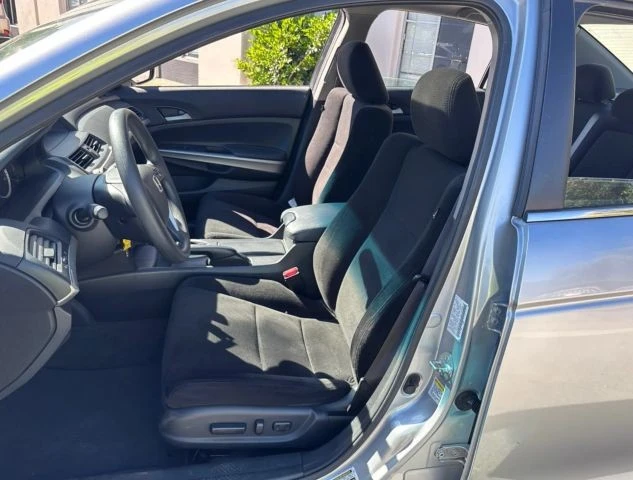 2010 Honda Accord 8th Gen - Image 10 of 15