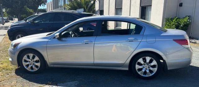 2010 Honda Accord 8th Gen - Image 2 of 15