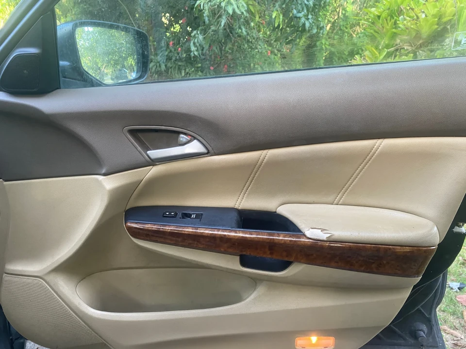2010 Honda Accord 8th Gen - Image 9 of 16