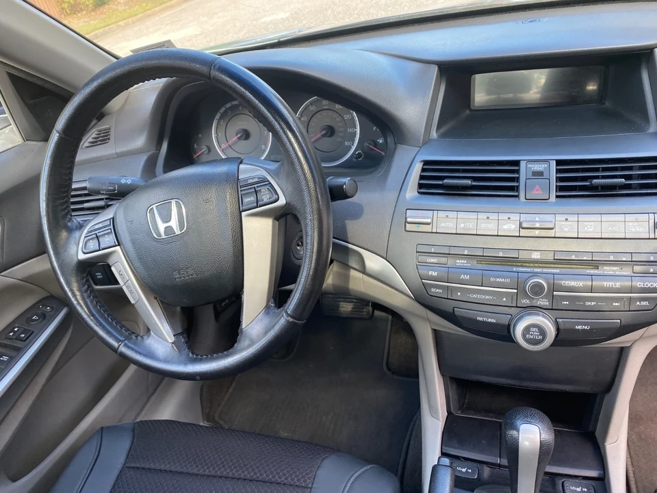 2010 Honda Accord 8th Gen - Image 8 of 9