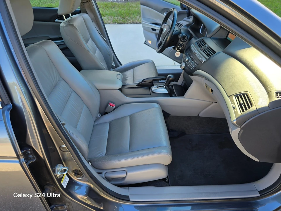 2010 Honda Accord 8th Gen - Image 16 of 21
