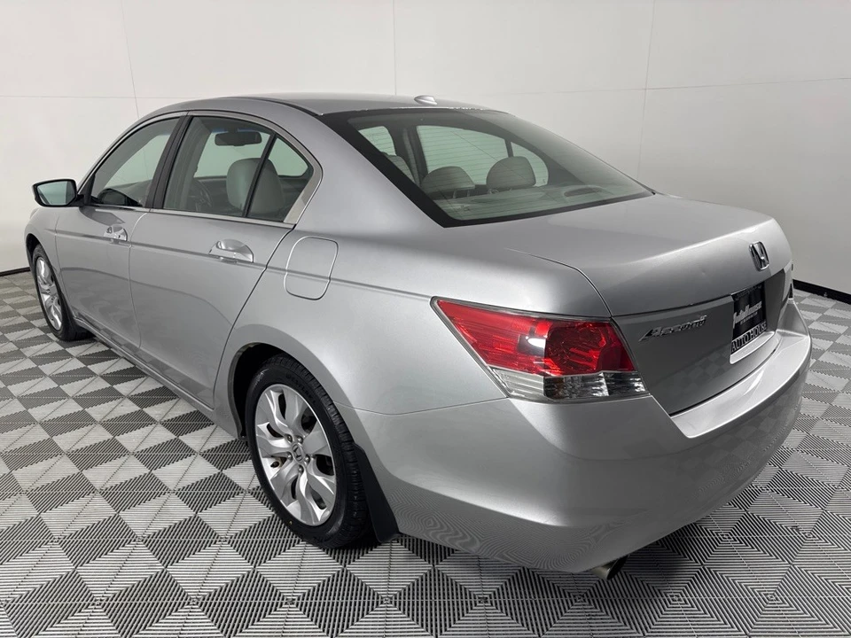 2010 Honda Accord 8th Gen - Image 8 of 12