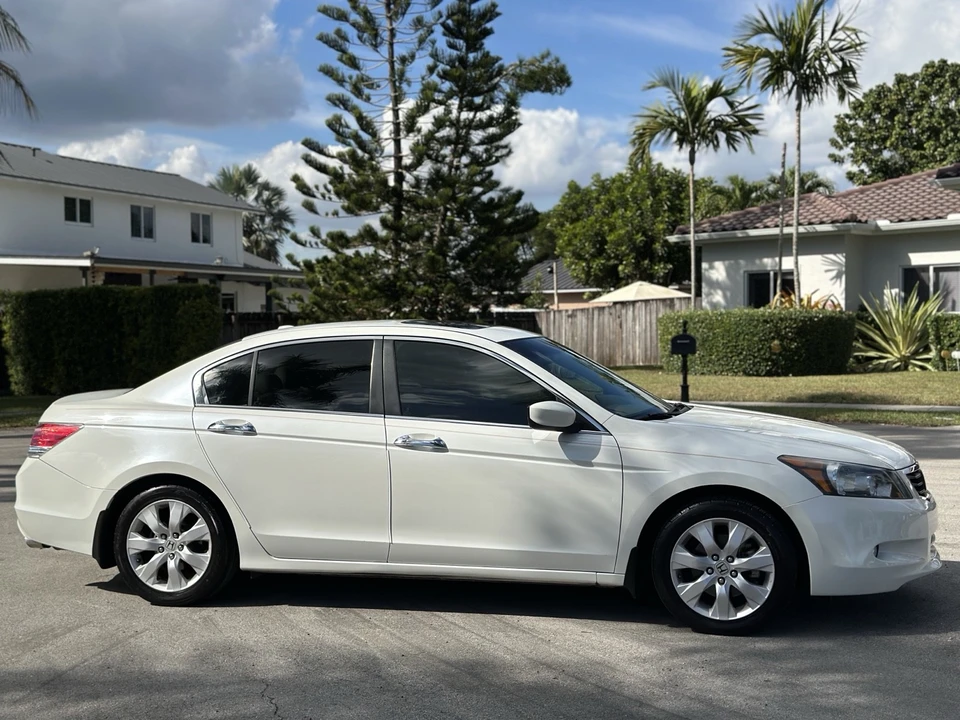 2010 Honda Accord 8th Gen - Image 13 of 21