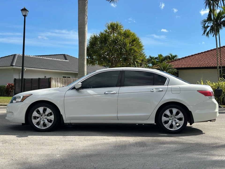 2010 Honda Accord 8th Gen - Image 6 of 21