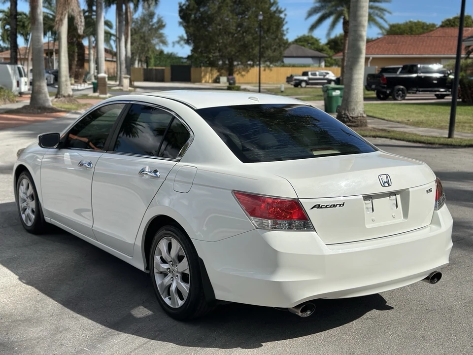 2010 Honda Accord 8th Gen - Image 8 of 21