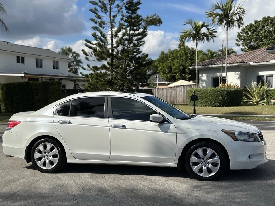 2010 Honda Accord 8th Gen - Image 14 of 21