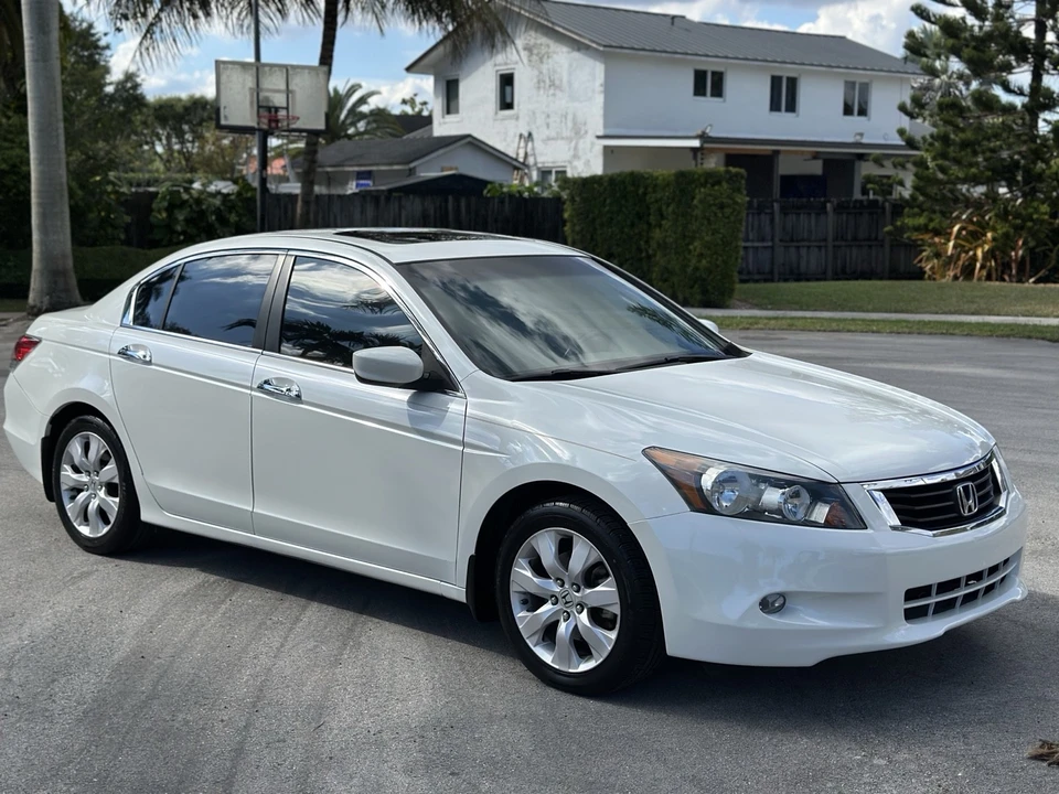 2010 Honda Accord 8th Gen - Image 18 of 21