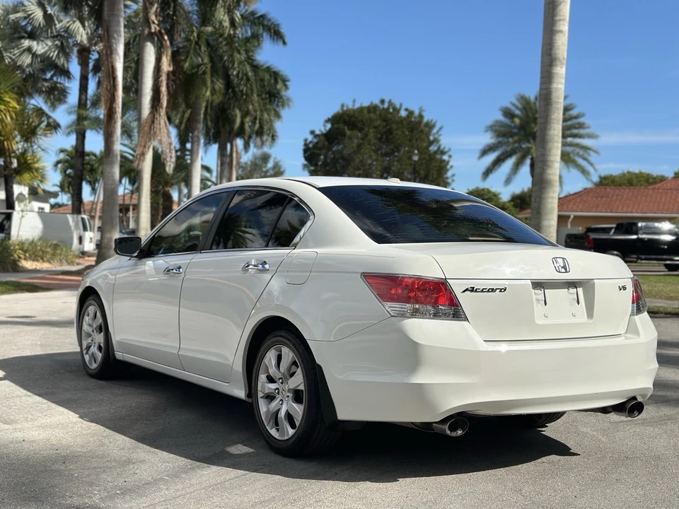 2010 Honda Accord 8th Gen - Image 7 of 21