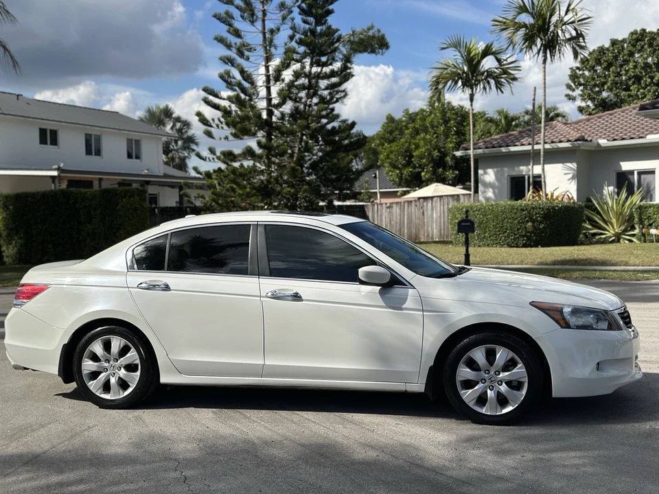 2010 Honda Accord 8th Gen - Image 15 of 21