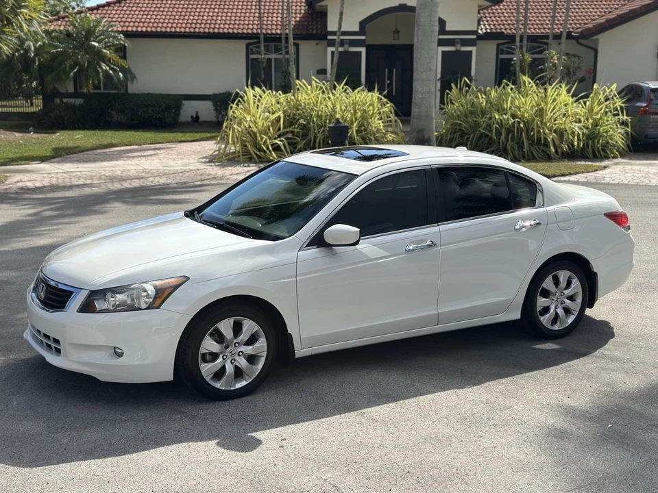 2010 Honda Accord 8th Gen - Image 16 of 21