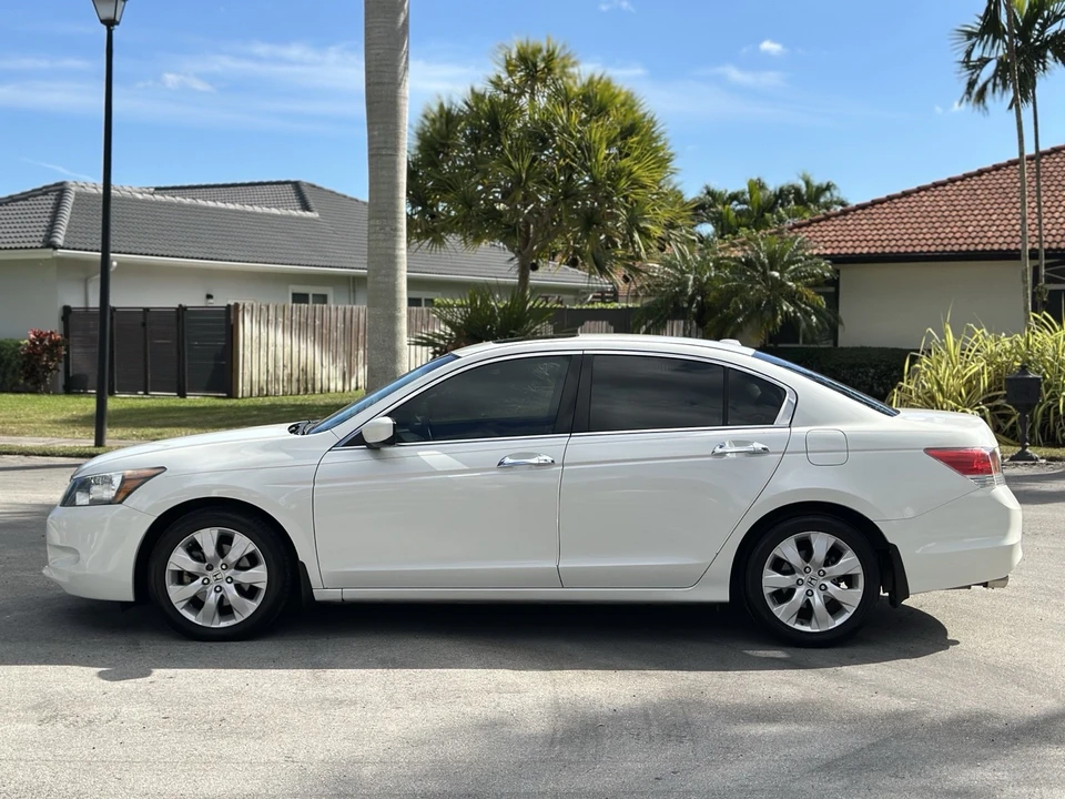 2010 Honda Accord 8th Gen - Image 5 of 21