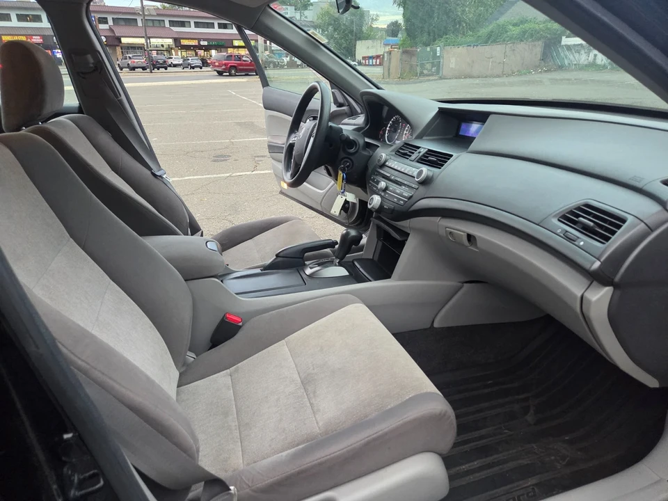 2010 Honda Accord 8th Gen - Image 18 of 21