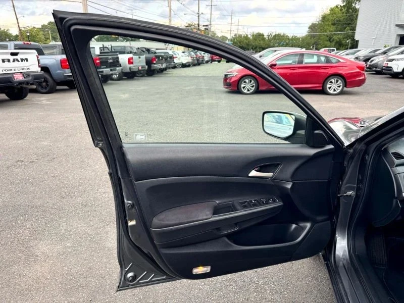 2010 Honda Accord 8th Gen - Image 10 of 12