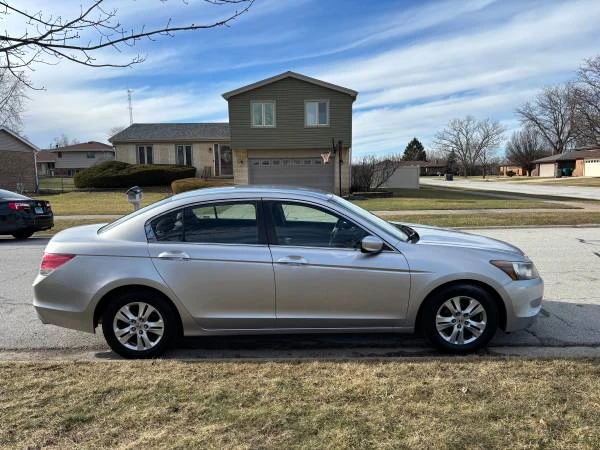 2010 Honda Accord 8th Gen - Image 3 of 11