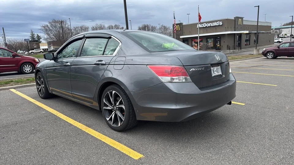 2010 Honda Accord 8th Gen - Image 3 of 14