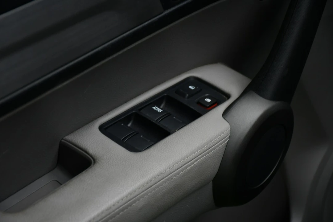 2010 Honda CR-V 3rd Gen - Image 14 of 21