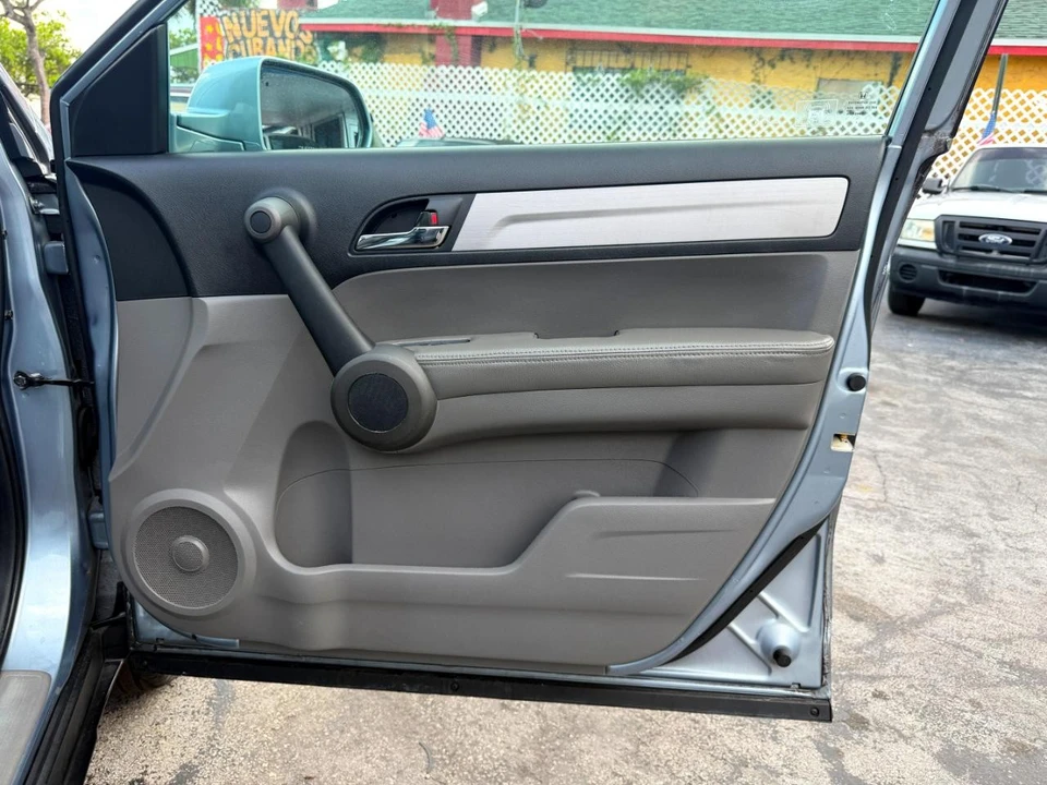 2010 Honda CR-V 3rd Gen - Image 26 of 31