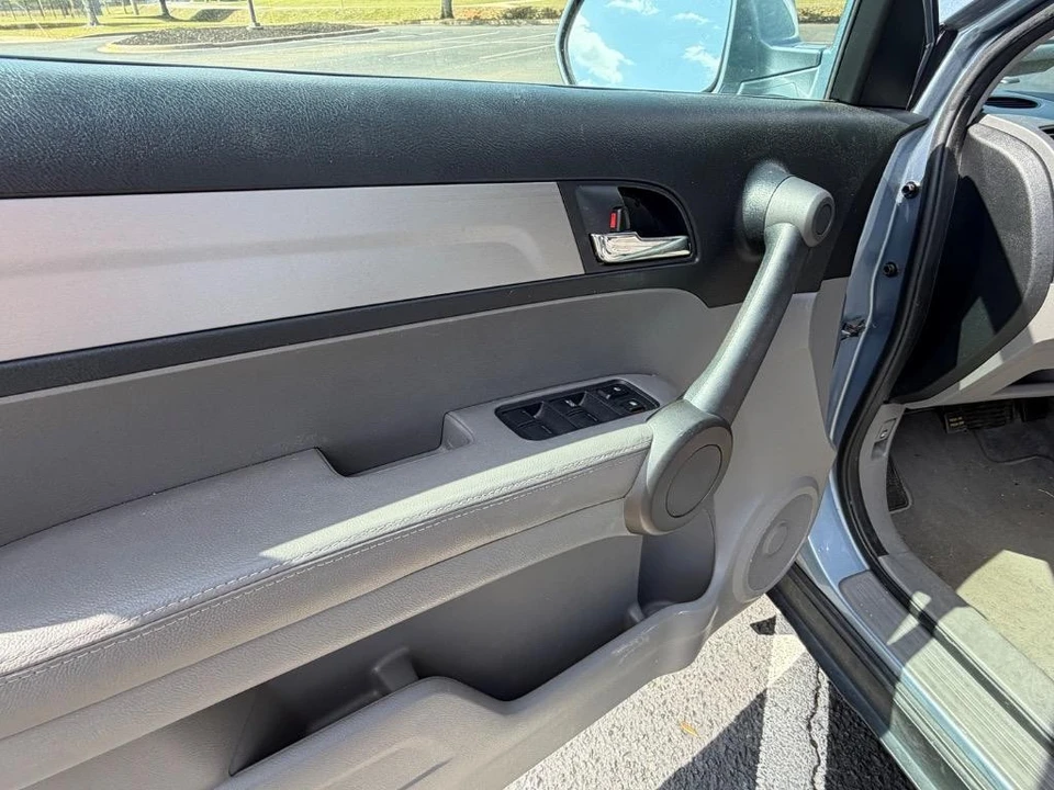 2010 Honda CR-V 3rd Gen - Image 2 of 21
