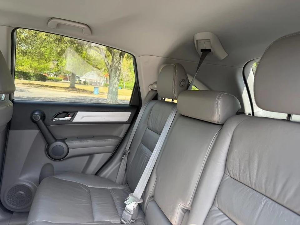 2010 Honda CR-V 3rd Gen - Image 16 of 21
