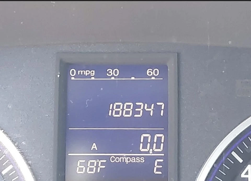 2010 Honda CR-V 3rd Gen - Image 3 of 9