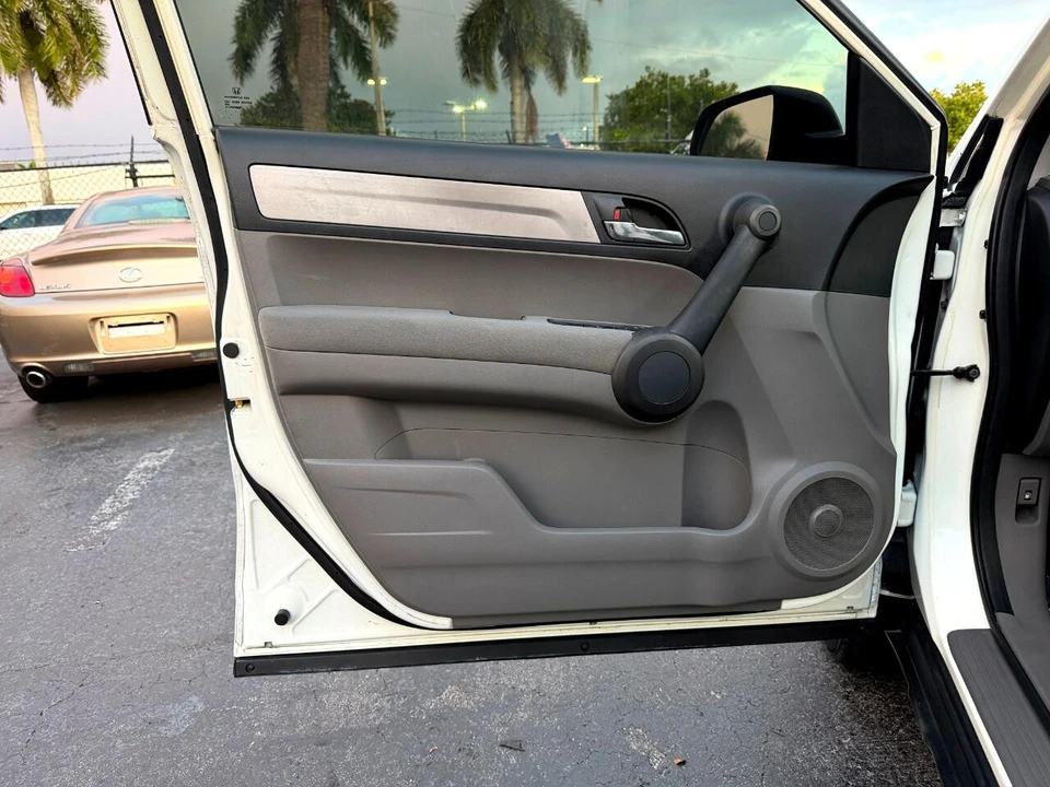 2010 Honda CR-V 3rd Gen - Image 17 of 21