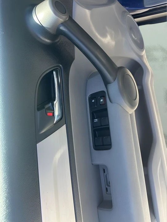 2010 Honda CR-V 3rd Gen - Image 19 of 21