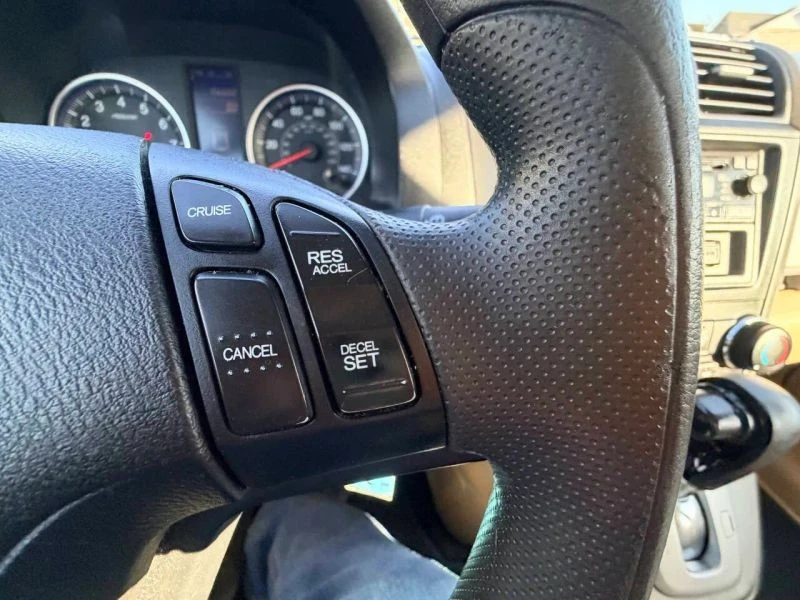 2010 Honda CR-V 3rd Gen - Image 4 of 12