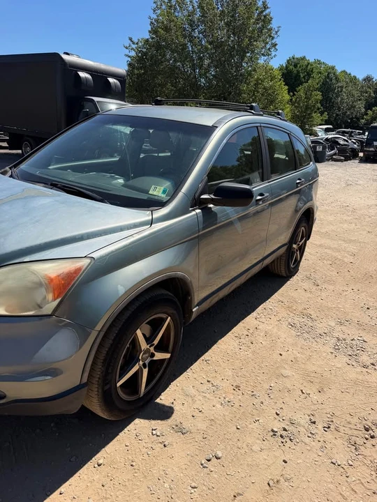 2010 Honda CR-V 3rd Gen - Image 2 of 7