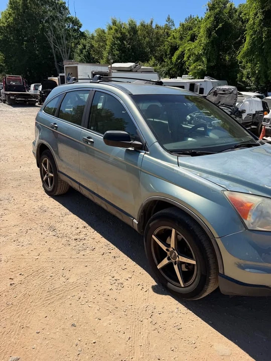 2010 Honda CR-V 3rd Gen - Image 3 of 7