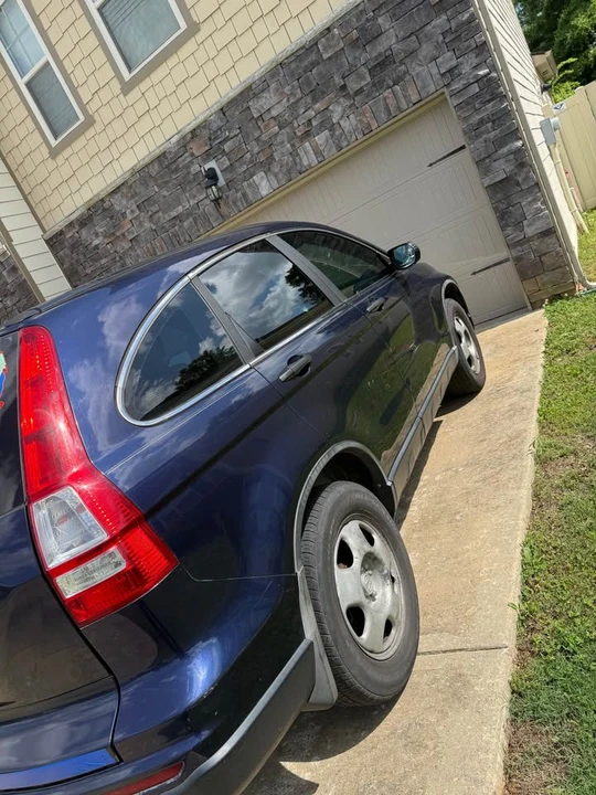 2010 Honda CR-V 3rd Gen - Image 2 of 9