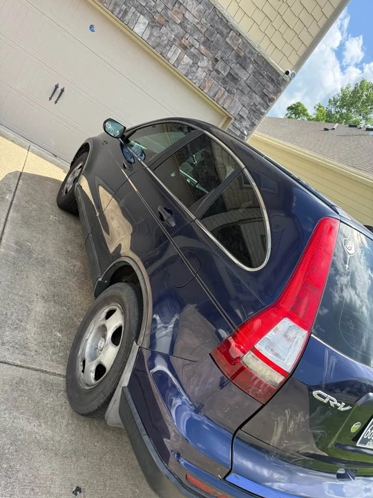 2010 Honda CR-V 3rd Gen - Image 3 of 9