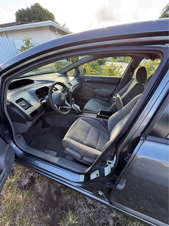 2010 Honda Civic 8th Gen - Image 6 of 6