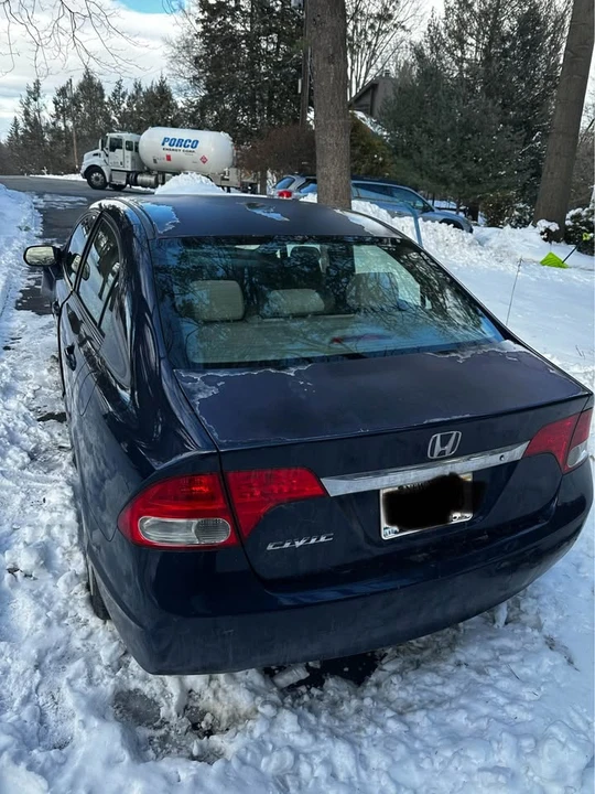 2010 Honda Civic 8th Gen - Image 2 of 10