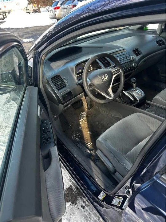 2010 Honda Civic 8th Gen - Image 8 of 10